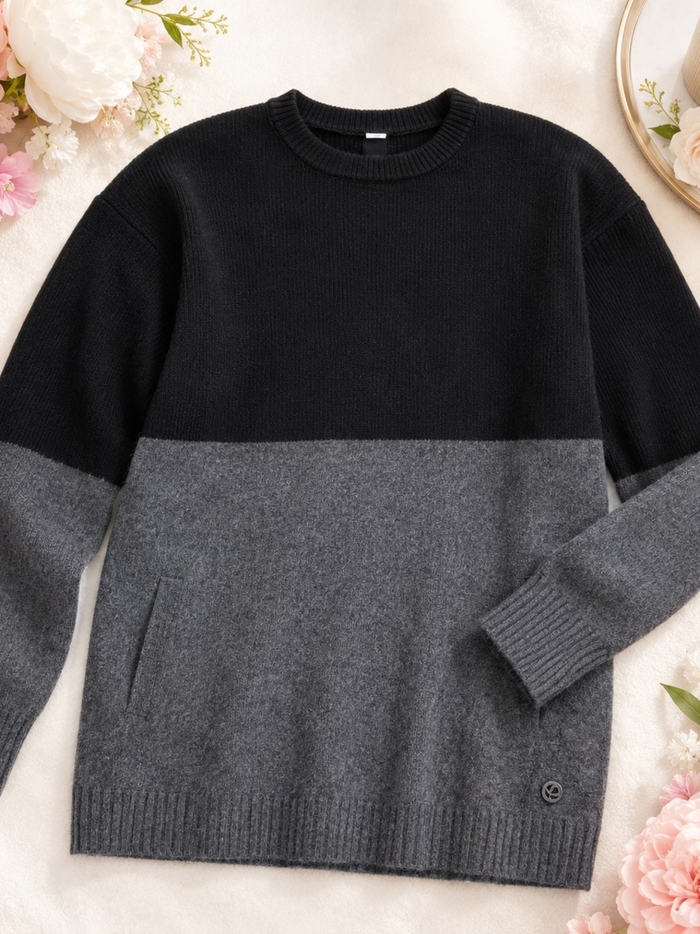 Lululemon Colorblock Knit Sweater Cashmere Blend Gray Black Size M